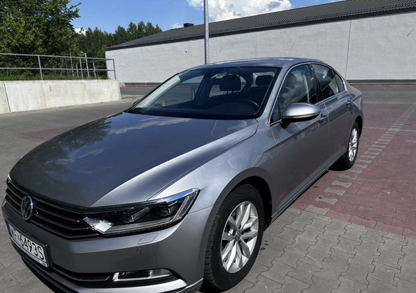 Volkswagen Passat cena 68300 przebieg: 135500, rok produkcji 2018 z Częstochowa małe 326